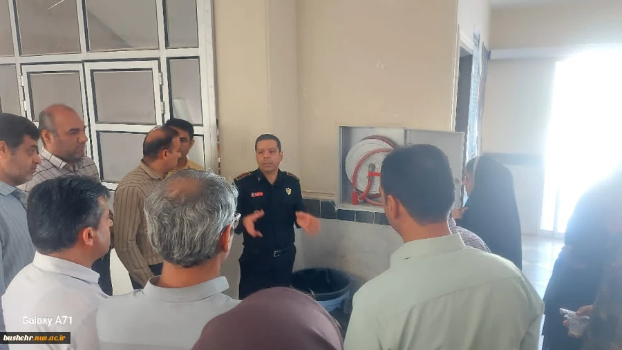 برگزاری دوره آموزشی ایمنی و آتش نشانی در دانشگاه ملی مهارت استان بوشهر 4
